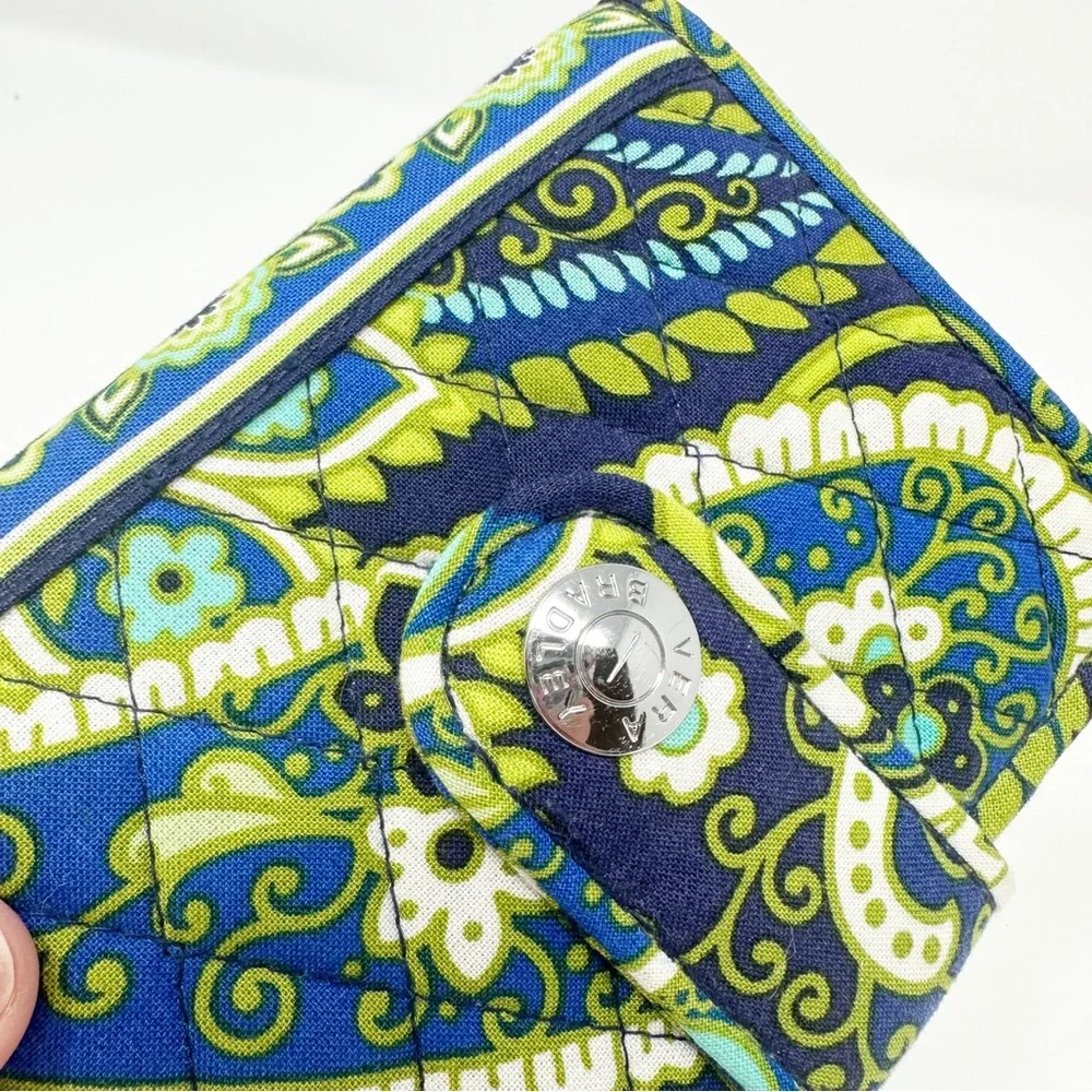 VERA BRADLEY SNAPPY‎ BI-FOLD WALLET PAISLEY RHYTHM & BLUES